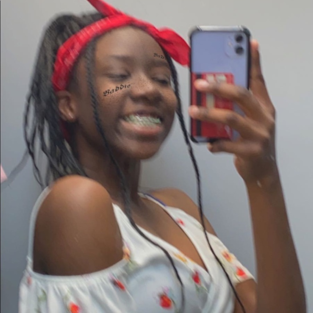 Meet your Posher, Leslie.